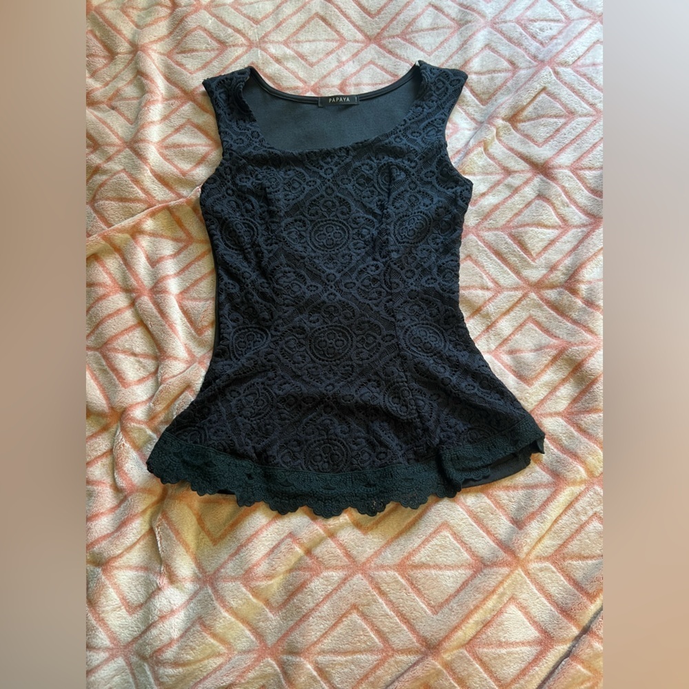 #279 Papaya Black top